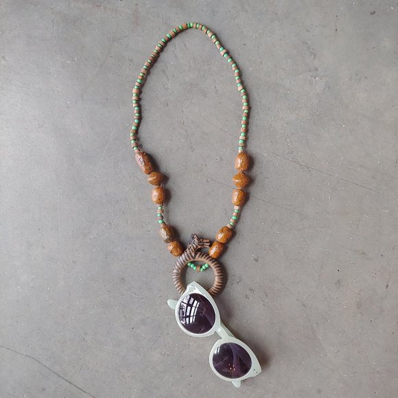 Handmade Brown and Green Wooden Bead Zebra Glasses Holder Necklace - Picture 6 of 8